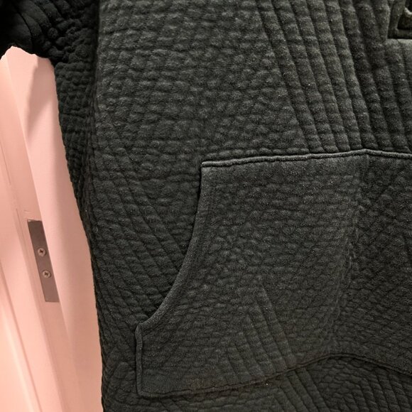 GapFit Quilted Jacquard Half-Zip Pullover - Picture 3 of 5